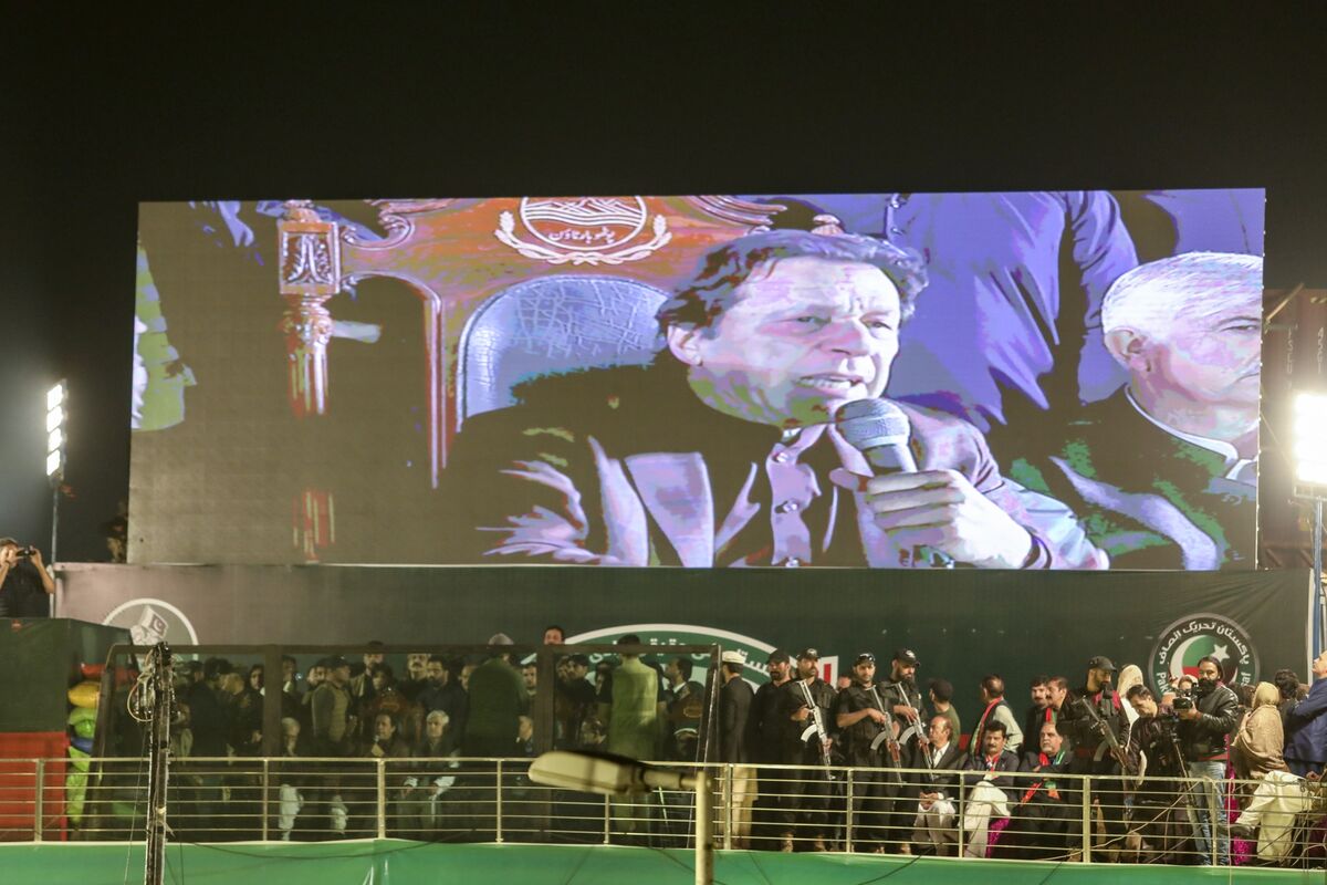 Pakistan imran khan social media elections