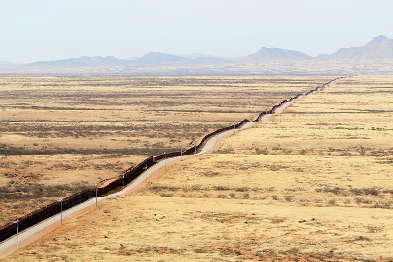 Arizona us mexico border crossing