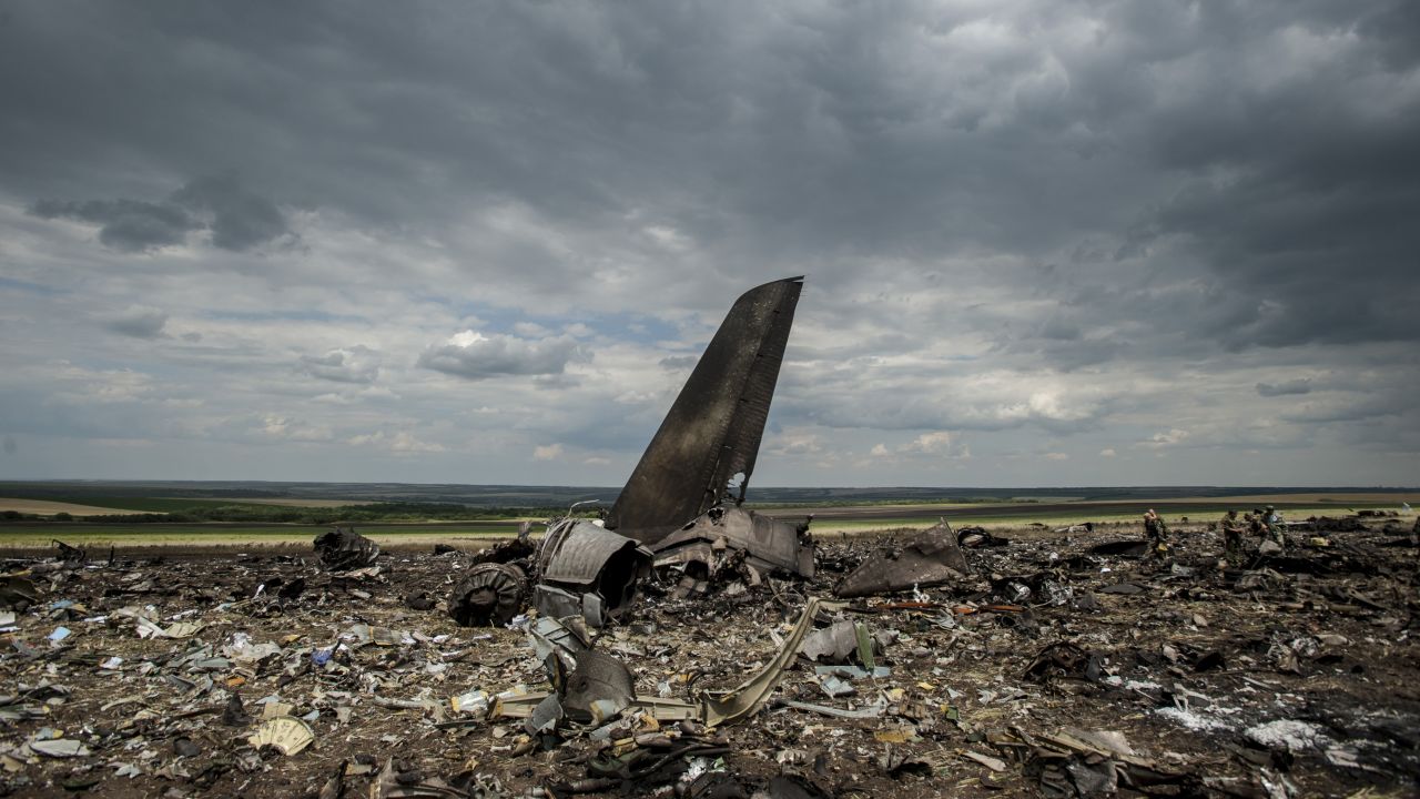 Plane down shot border ukrainian military russia ukraine crashed wreckage where adds presence jump able residents crew said members local