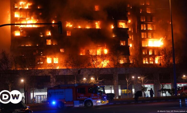 Valencia spain apartment block fire