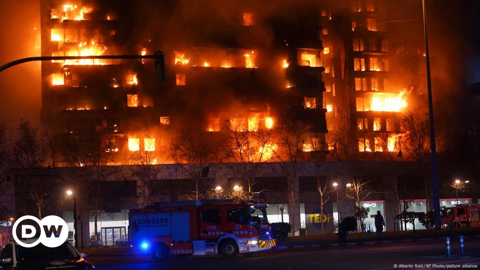 Valencia spain apartment block fire