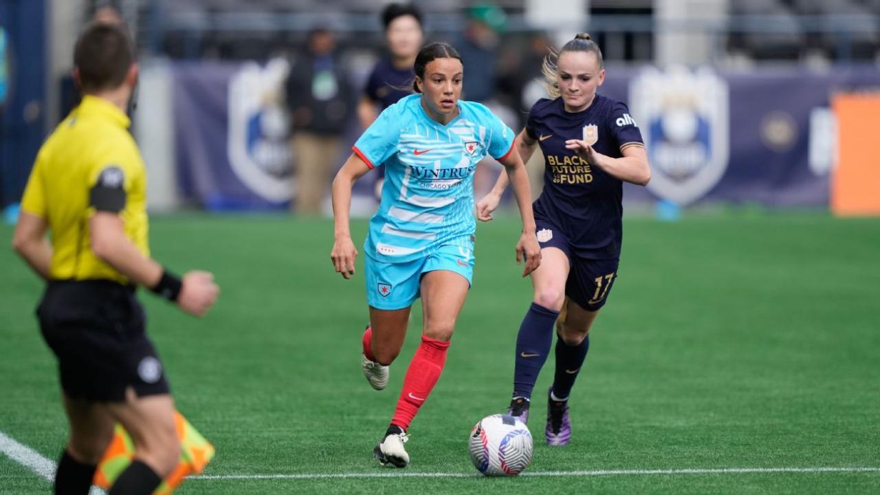 Mallory swanson contract red stars