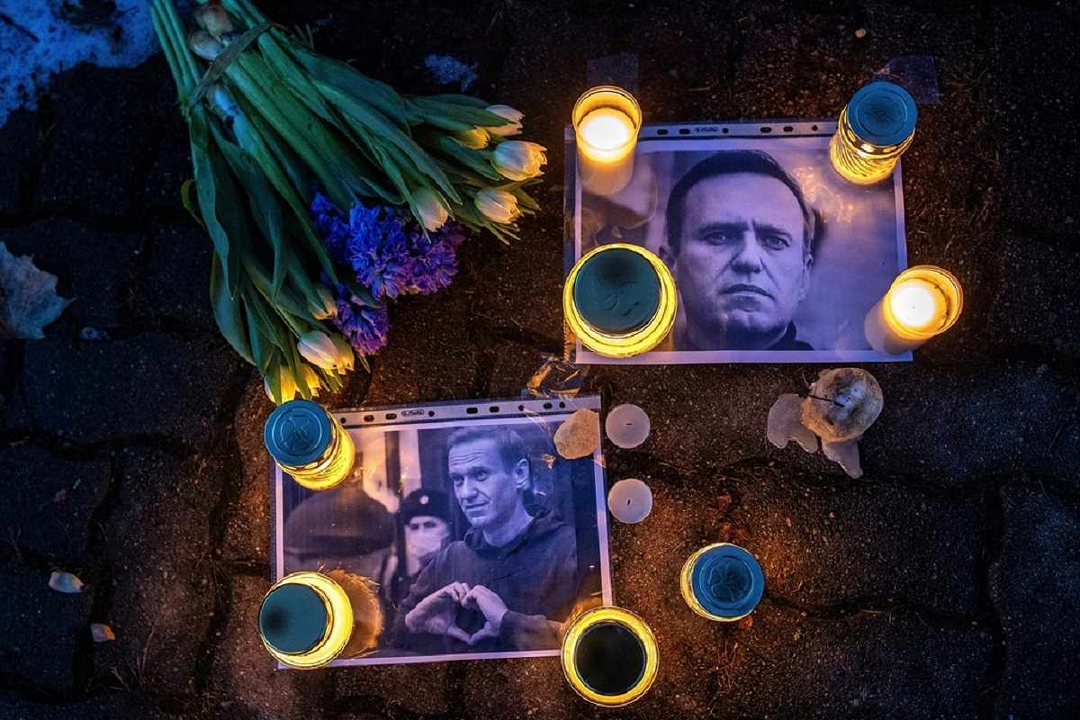 Russia detentions navalny memorials