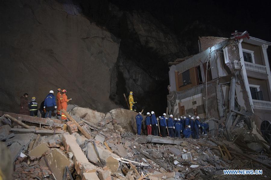 China landslide buries dozens