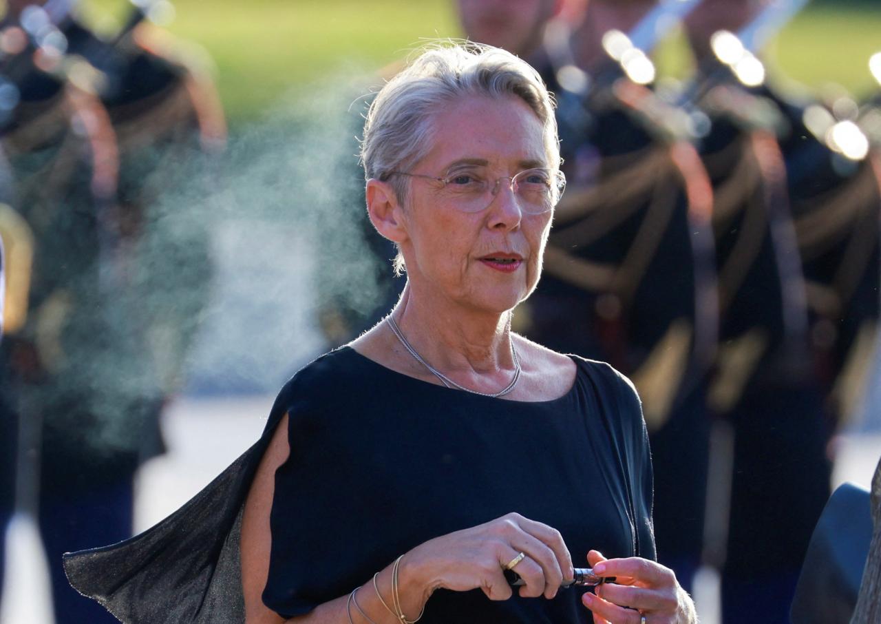 France elisabeth borne resignation