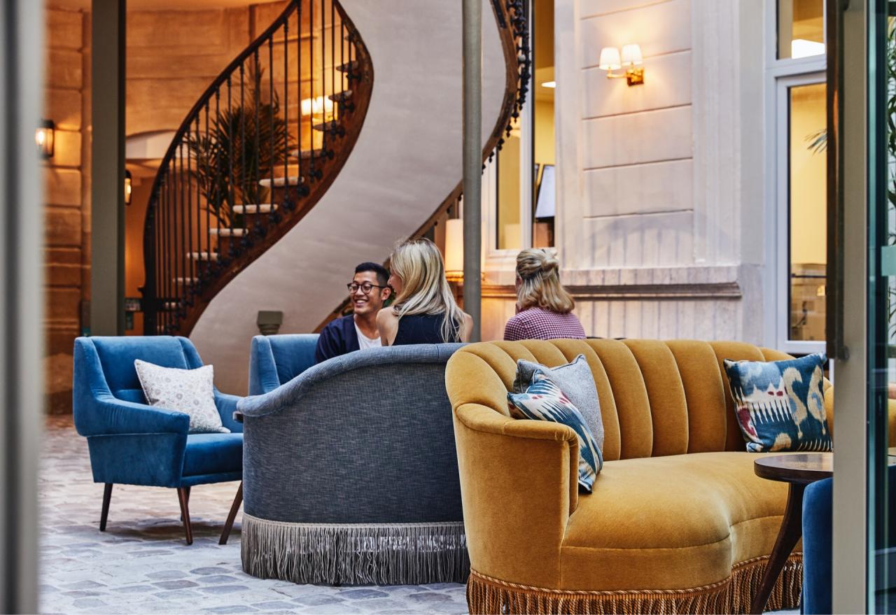 A paris hotel mixing minimalism and opulence