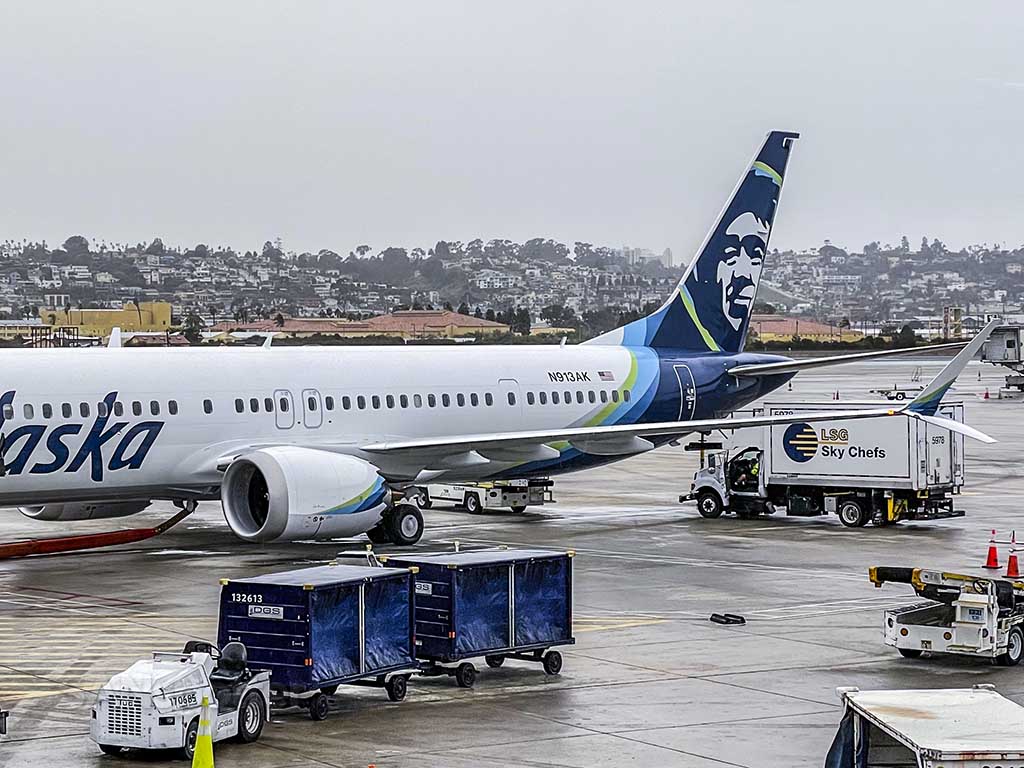 Alaska airlines boeing 737 max 9