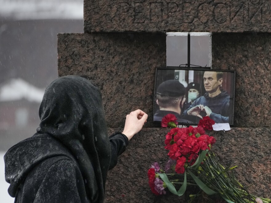 Russia detentions navalny memorials