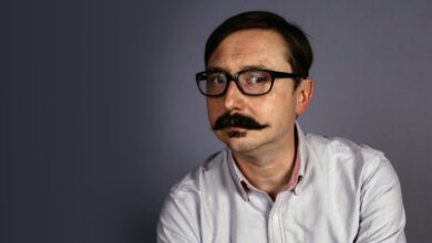 Judge john hodgman on the husband who loves to vacuum