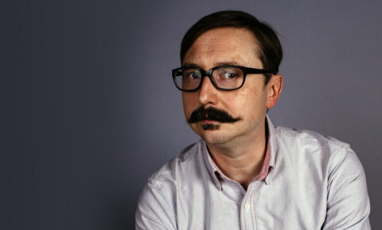 Judge john hodgman on the husband who loves to vacuum