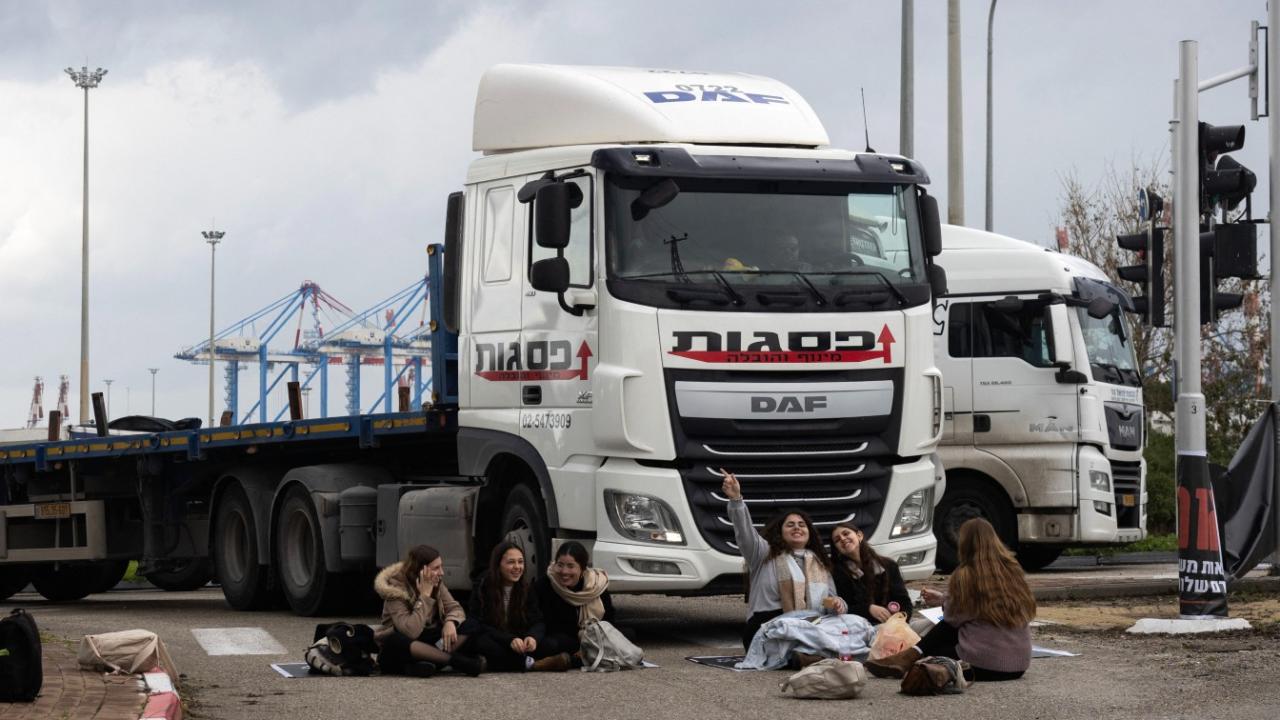 Israel gaza aid trucks