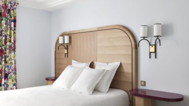 A paris hotel mixing minimalism and opulence