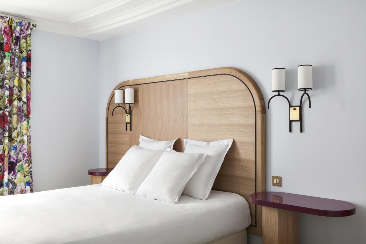 A paris hotel mixing minimalism and opulence