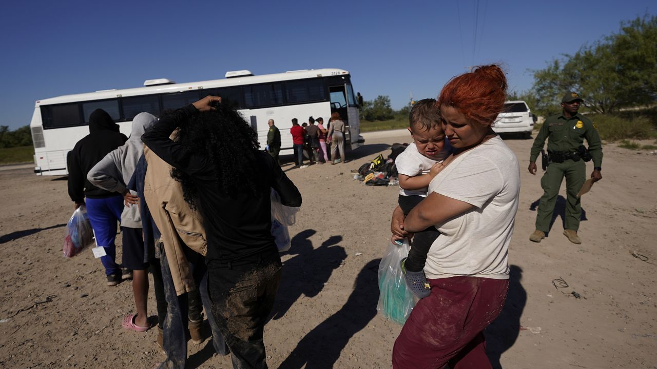 Ny nj migrants buses