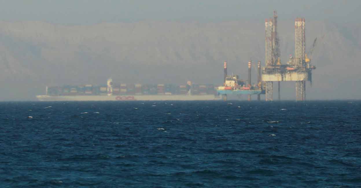 Red sea shipping houthi