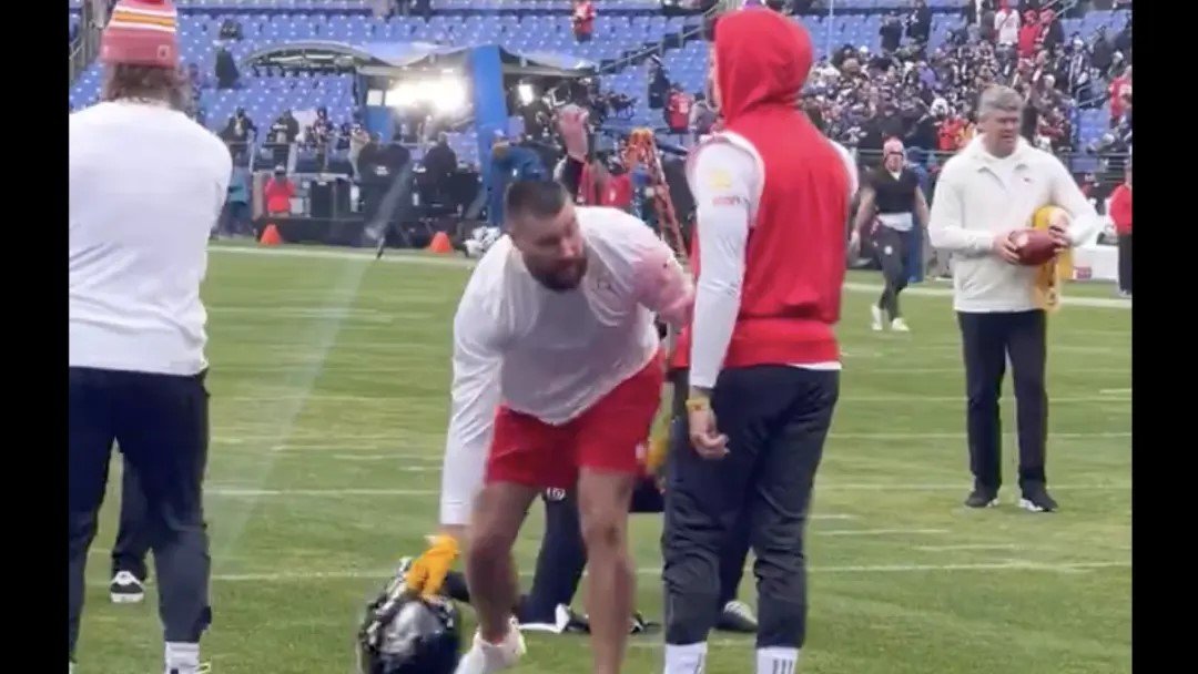 Chiefs ravens pregame warmups mahomes kelce tucker