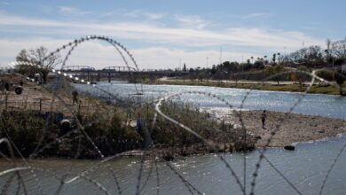 Migrants drown texas dispute