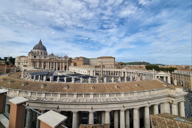 Fraile inteligencia artificial vaticano