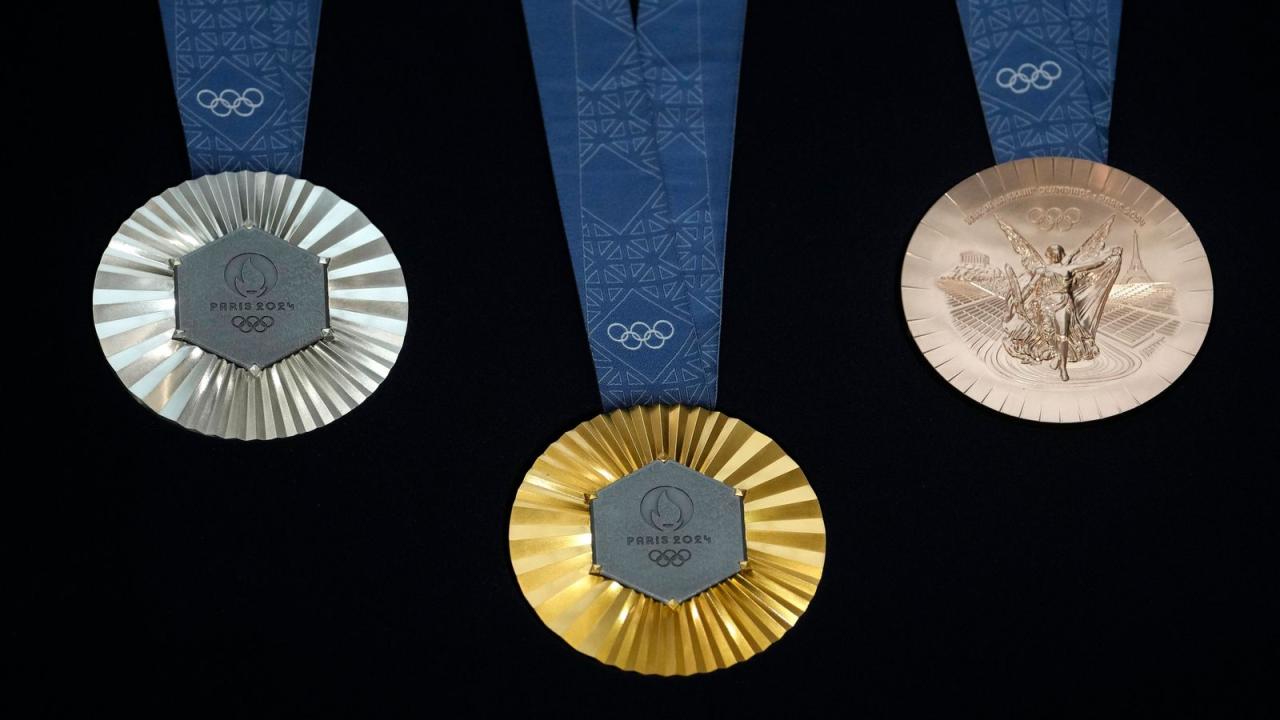 Paris olympics medals eiffel tower