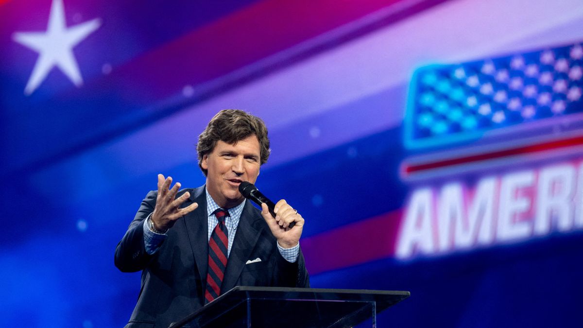 Tucker carlson russia visit vladimir putin